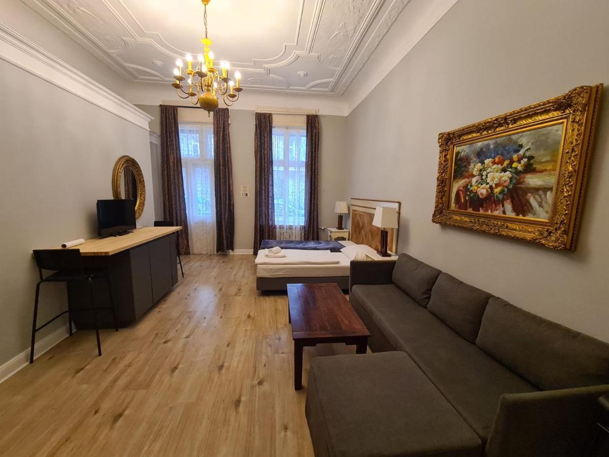 Apartments-Maison Am Olivaer Platz Берлин Экстерьер фото